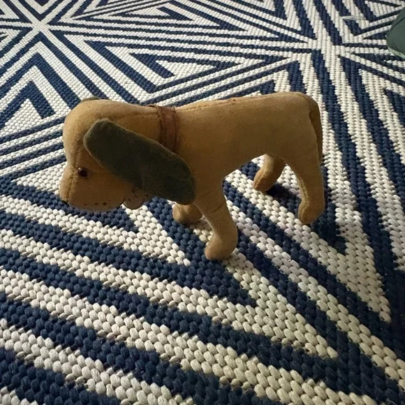 Vintage Modern Toy Plush Tan Dog Toy complete with collar, bell and fob label - Picture 7 of 8